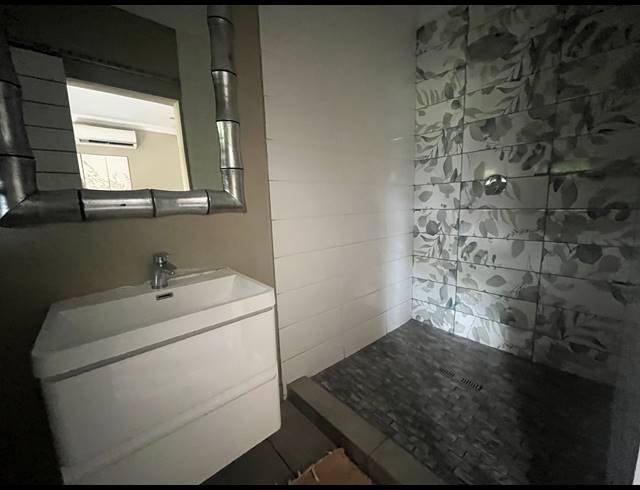 7 BEDROOM HOUSE FOR SALE IN BALLITO CENTRAL
